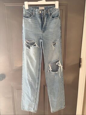PacSun Light Wash Ripped Straight women 90s Boyfriend cut  Jeans